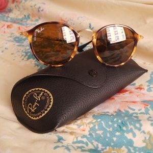Ray Ban Round Fleck Tortoise frame
